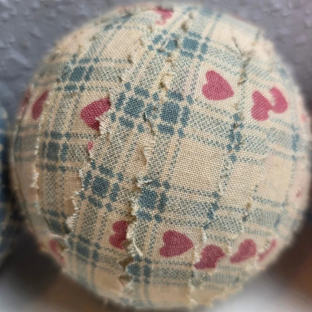 Vintage Wicker Basket & Fabric Wrapped Decorative Balls‎ Blue Pink Cottagecore